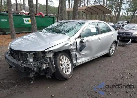 2014 Toyota Camry Hybrid Xle z USA, uszkodzony, nr VIN 4T1BD1FK4EU123601